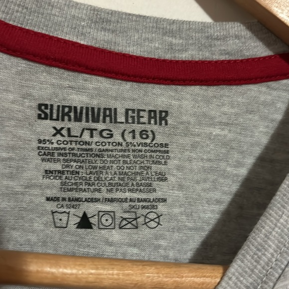 Heartbreaker Valentines Graphic Tee - NWT - Picture 2 of 5